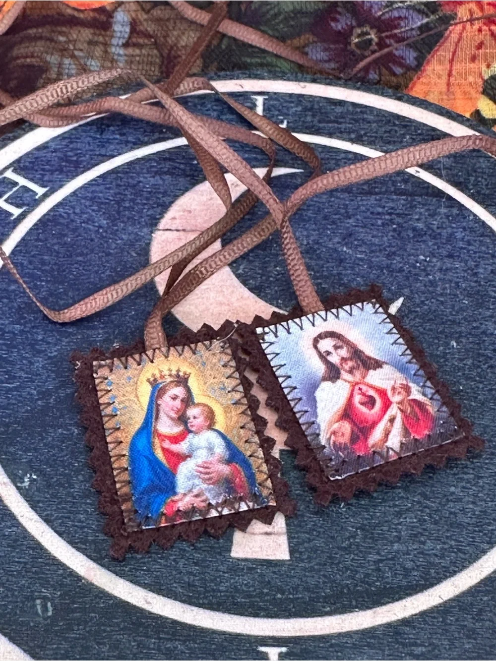 Set of 2 traditional religious scapulars